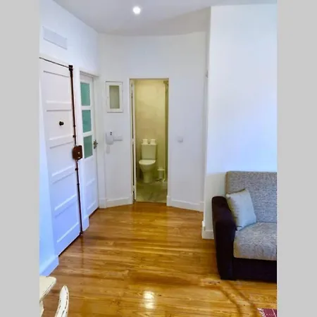 32 2 - Heart Of Private Apartment, Bairro Alto Lisbon