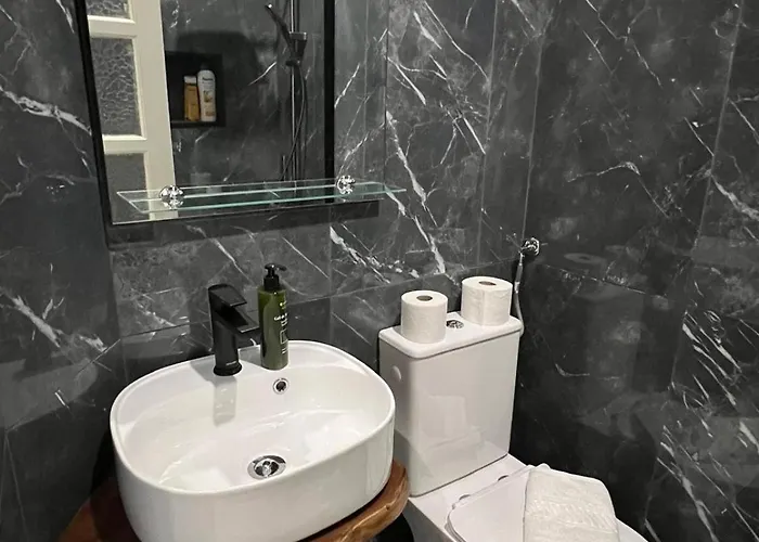 Apartment 32 2 - Heart Of Private Apartment, Bairro Alto Lissabon